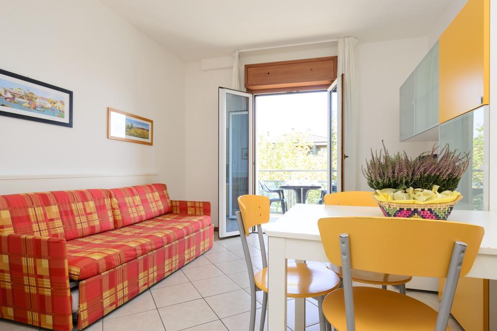 Sunbeach Apartments Линьяно-Саббьядоро Экстерьер фото