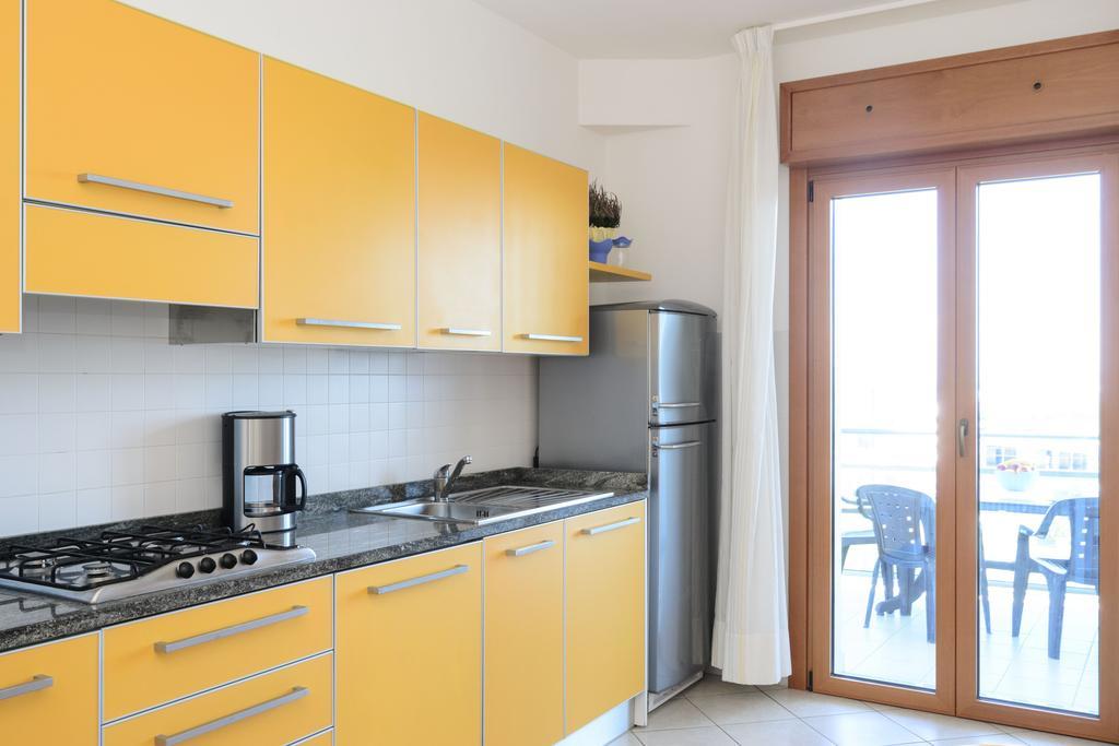 Sunbeach Apartments Линьяно-Саббьядоро Экстерьер фото