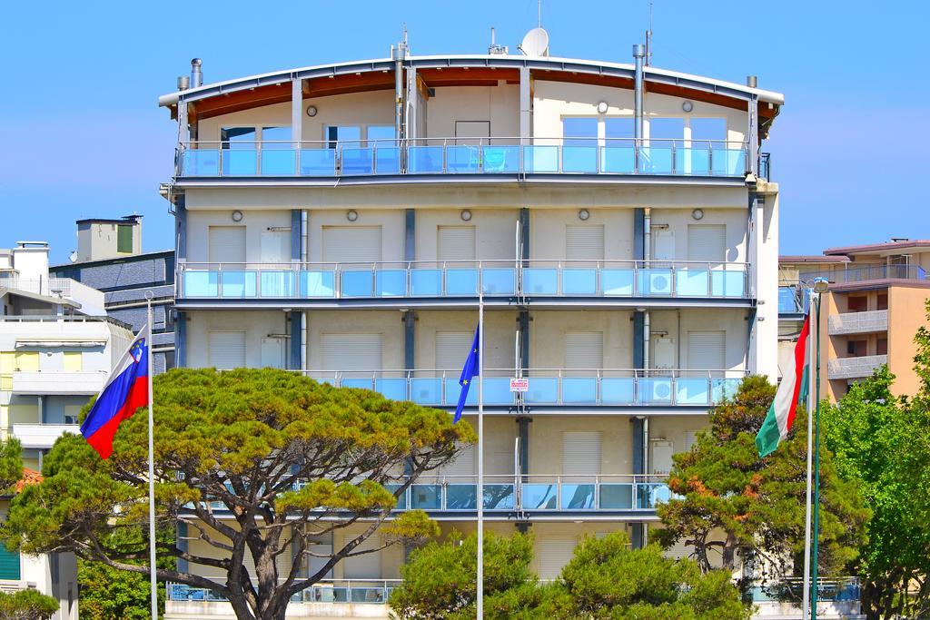 Sunbeach Apartments Линьяно-Саббьядоро Экстерьер фото