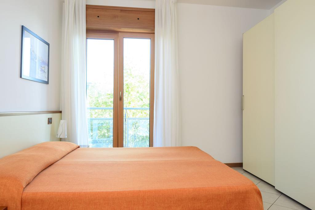 Sunbeach Apartments Линьяно-Саббьядоро Экстерьер фото